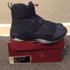 COPY - Lebron soldiers